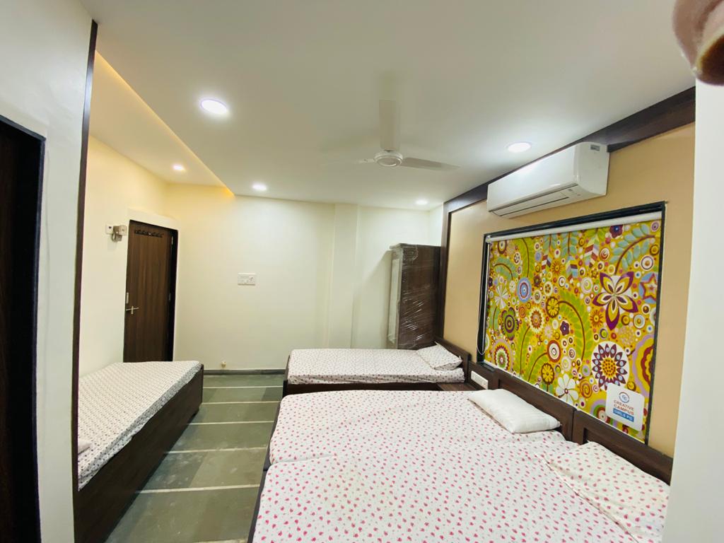 Pg for Girls cg road Navrangpura